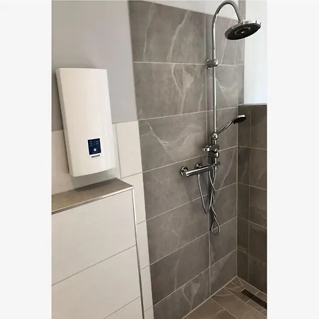 - Reetdachhaus Holiday home Kamminke