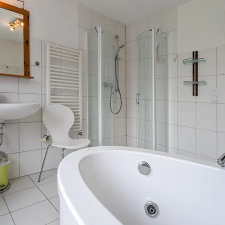- Reetdachhaus Holiday home *