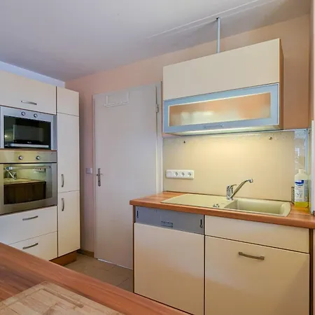 - Reetdachhaus 度假居 *