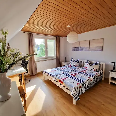 - Reetdachhaus 度假居